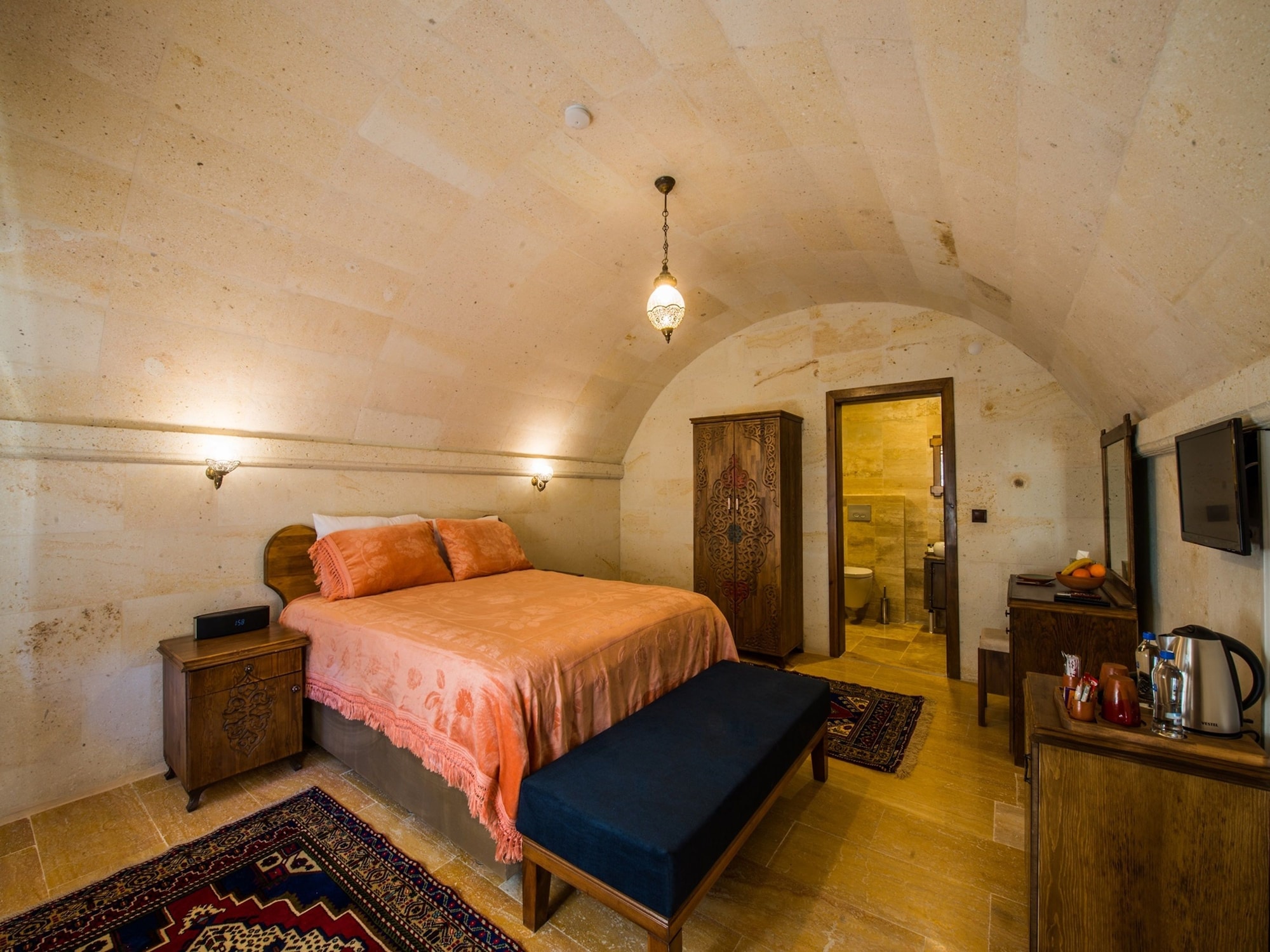 DELUXE, QUEEN BED, GARDEN VIEW