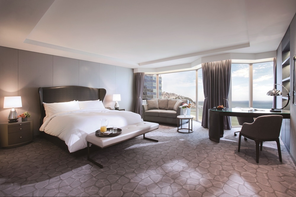 Paradise Hotel Busan 22/75