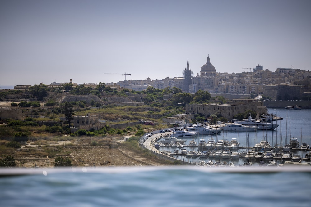 Grands Suites Hotel Residences & Spa 41/50