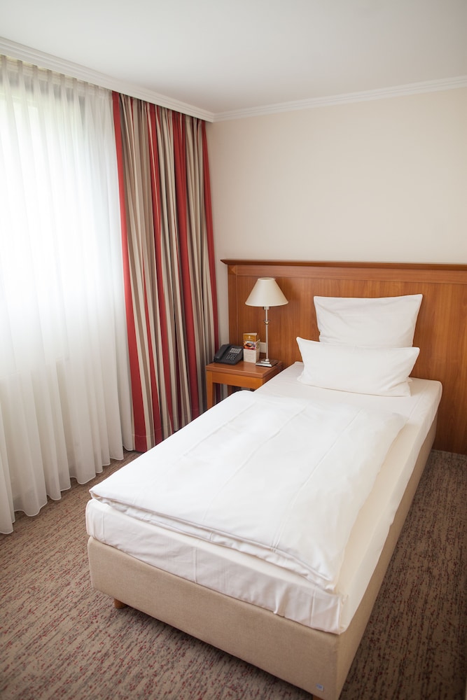 Parkhotel Schloss Hohenfeld (Parkhotel Hohenfeld) 19/65