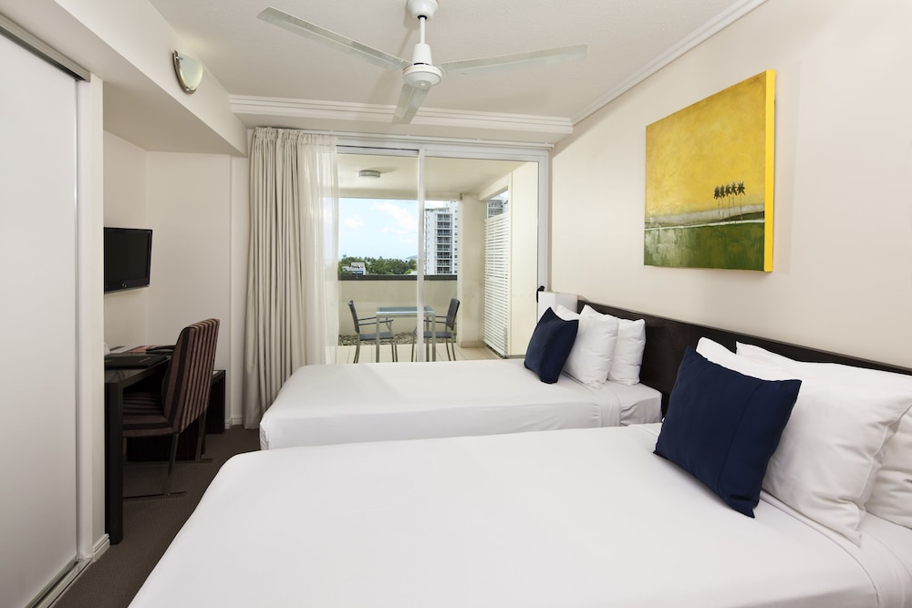 Cairns Central Plaza Apartment Hotel 8/43