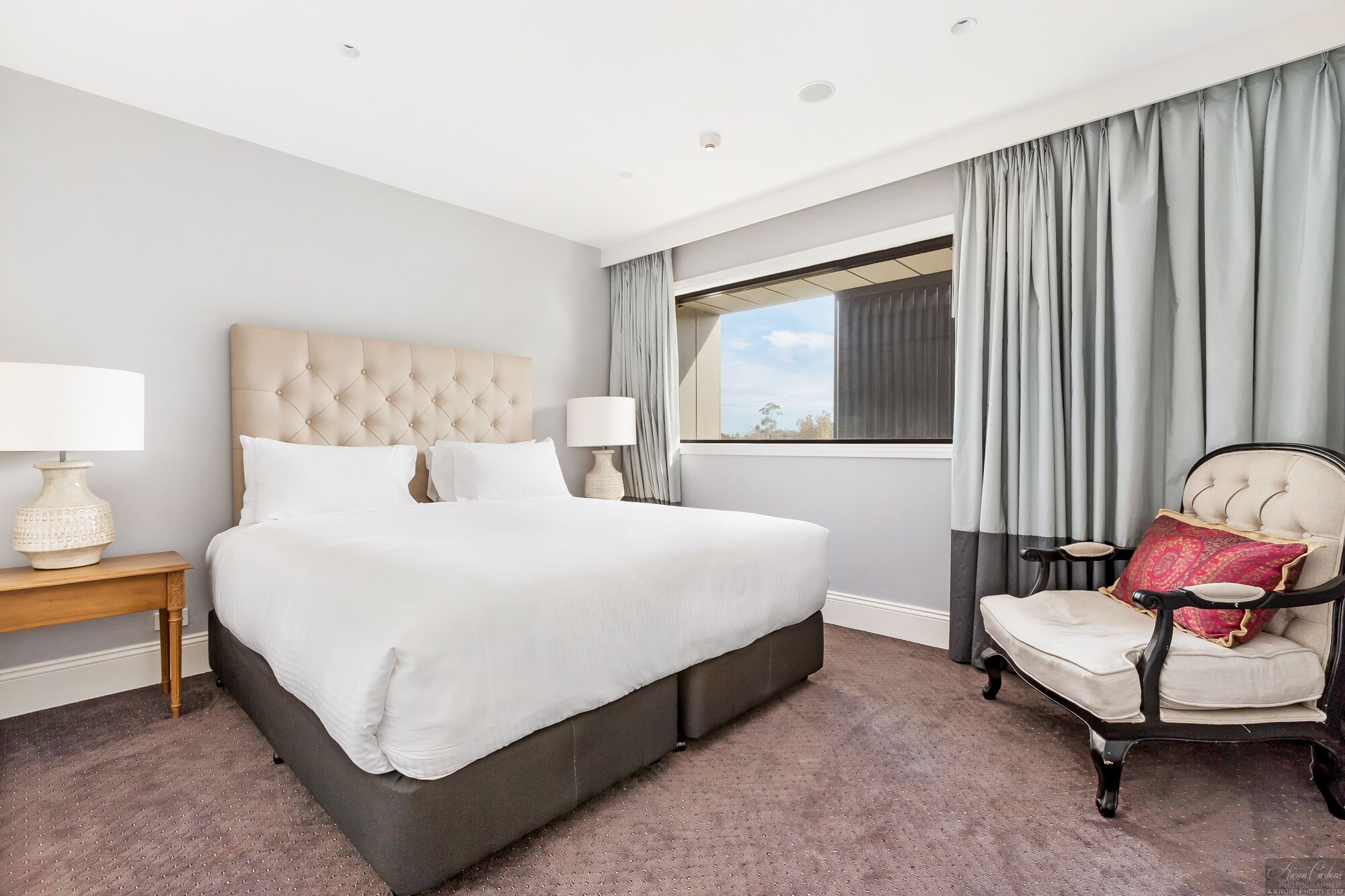 Penthouse Suite, 1 King and 2 Queen Beds