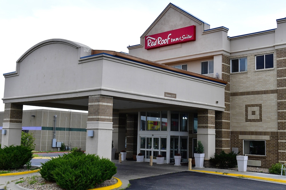 Baymont Inn & Suites by Wyndham Lincoln NE 34/47