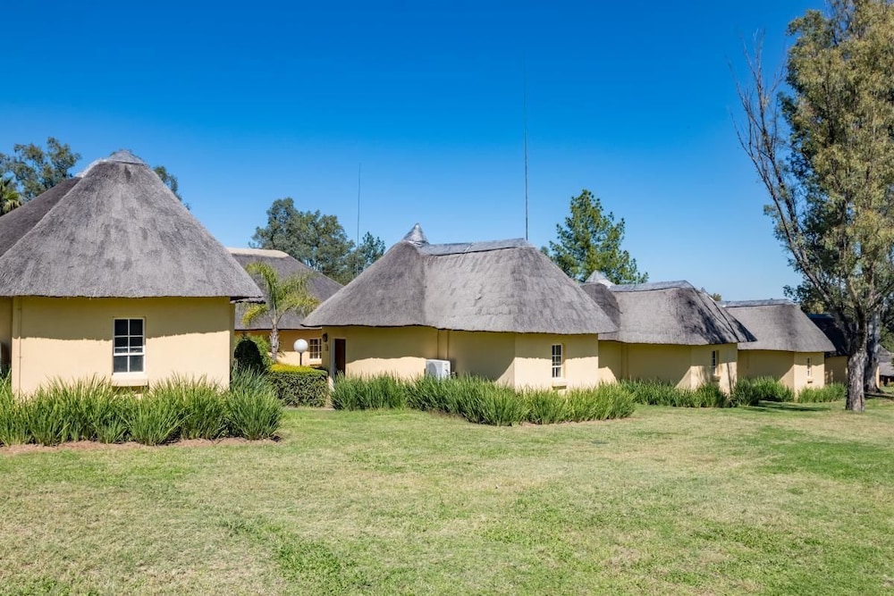 Shumba Valley Lodge 48/50