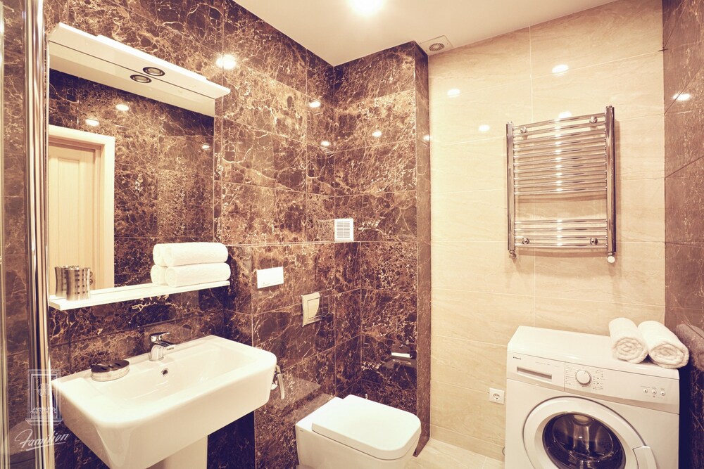 Familion Aparthotel 42/50