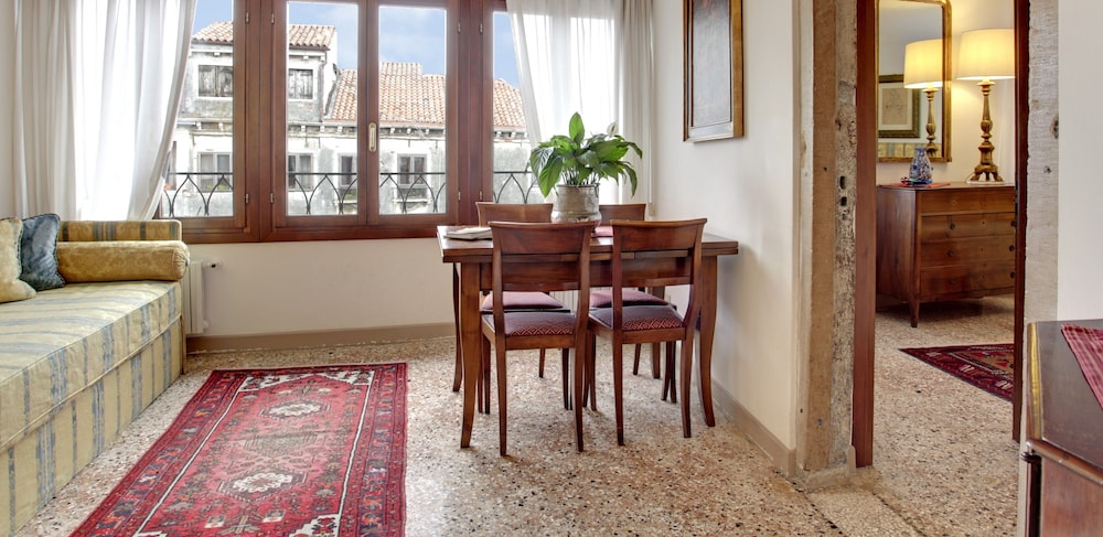 Palazzo Schiavoni 59/86