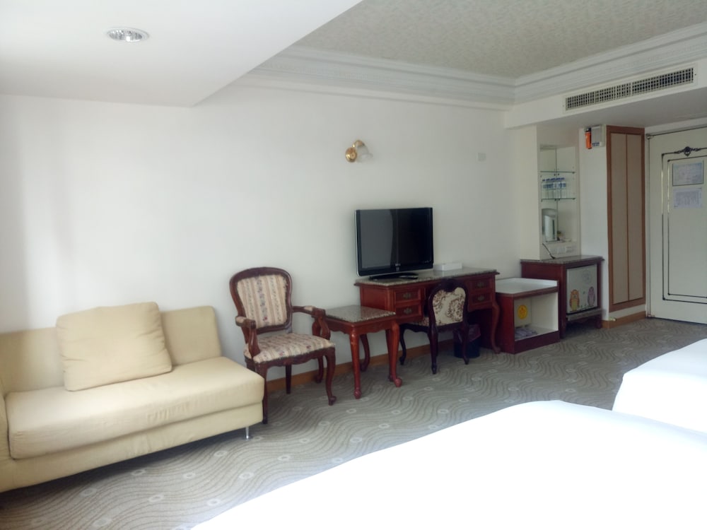 Hua Tong Hotel 36/54