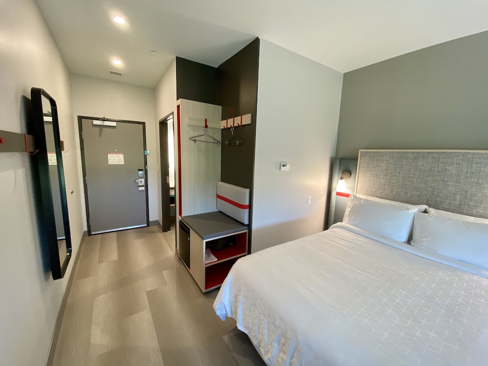 Avid Hotels Beaumont 14/48