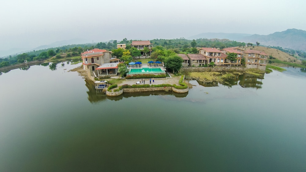 The Jhadol Safari Resort 24/32