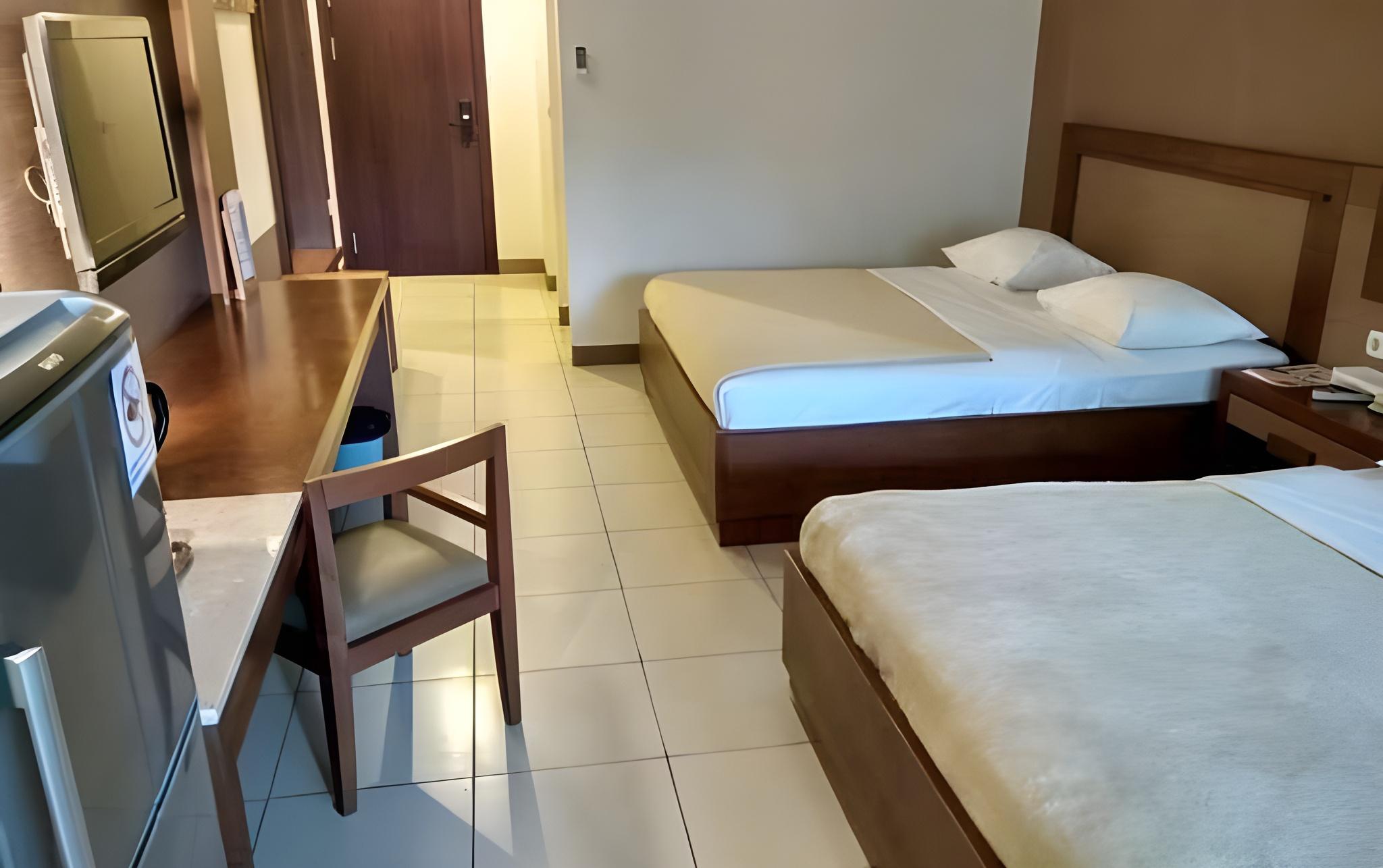 Deluxe, 2 King Beds, Garden View