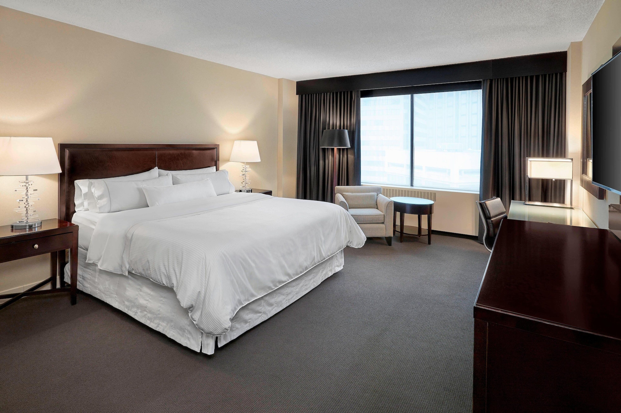 Deluxe, King Bed