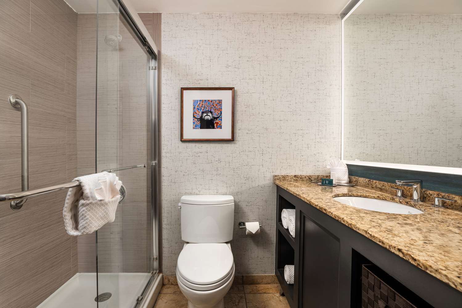Suite, King Bed, Capitol View
