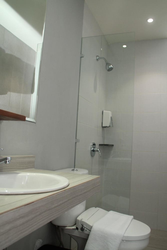 Nite And Day Surabaya Kedungdoro 36/40