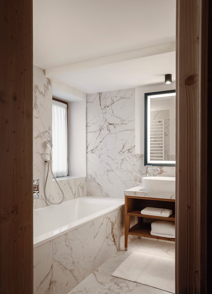 جناح بسرير كينج، Hotel Tyrol 7/7