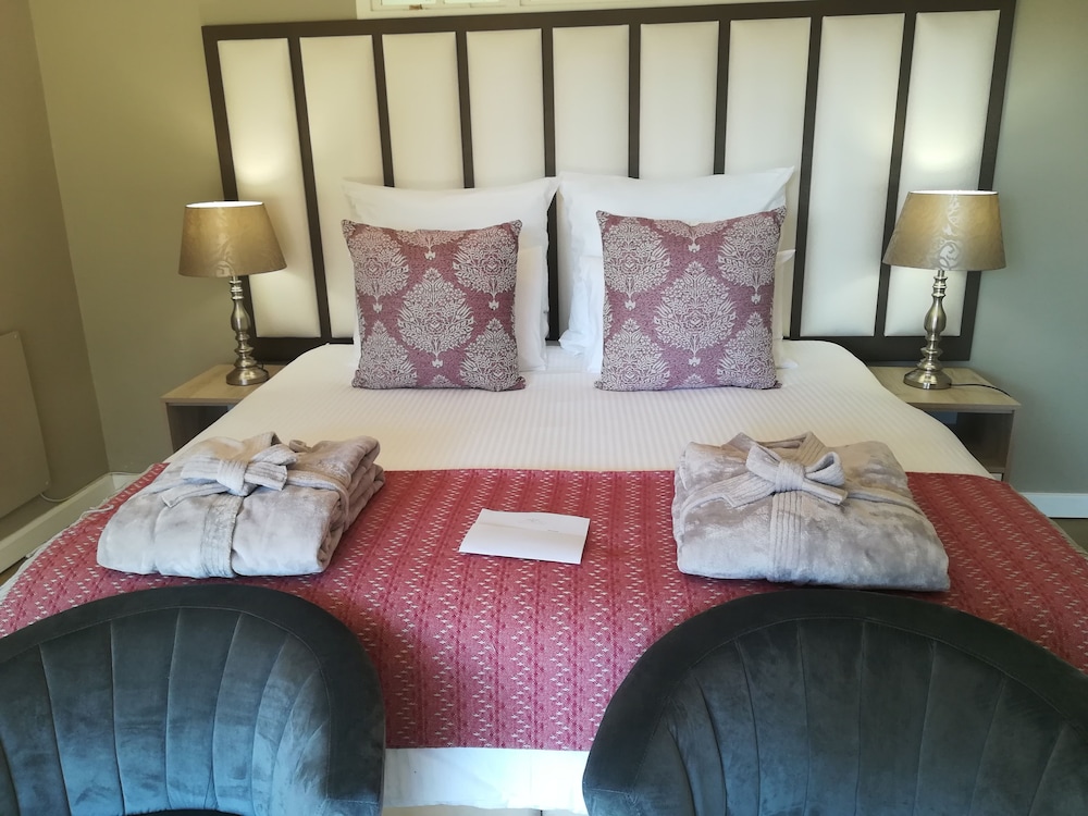 Mount Shekinah Country Hotel 6/28