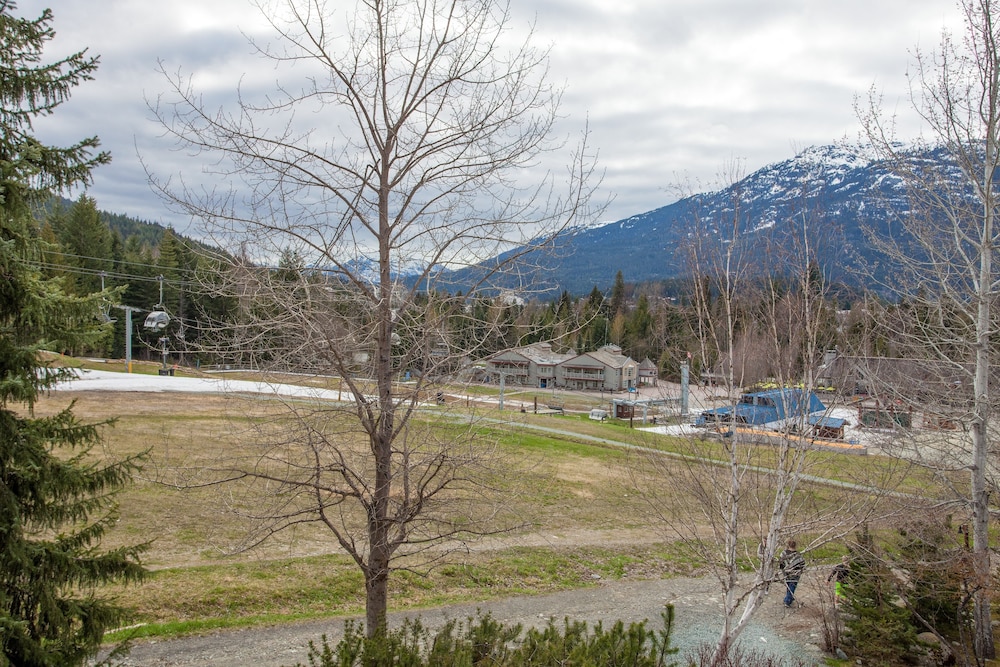 The Aspens by Whistler Premier 38/50