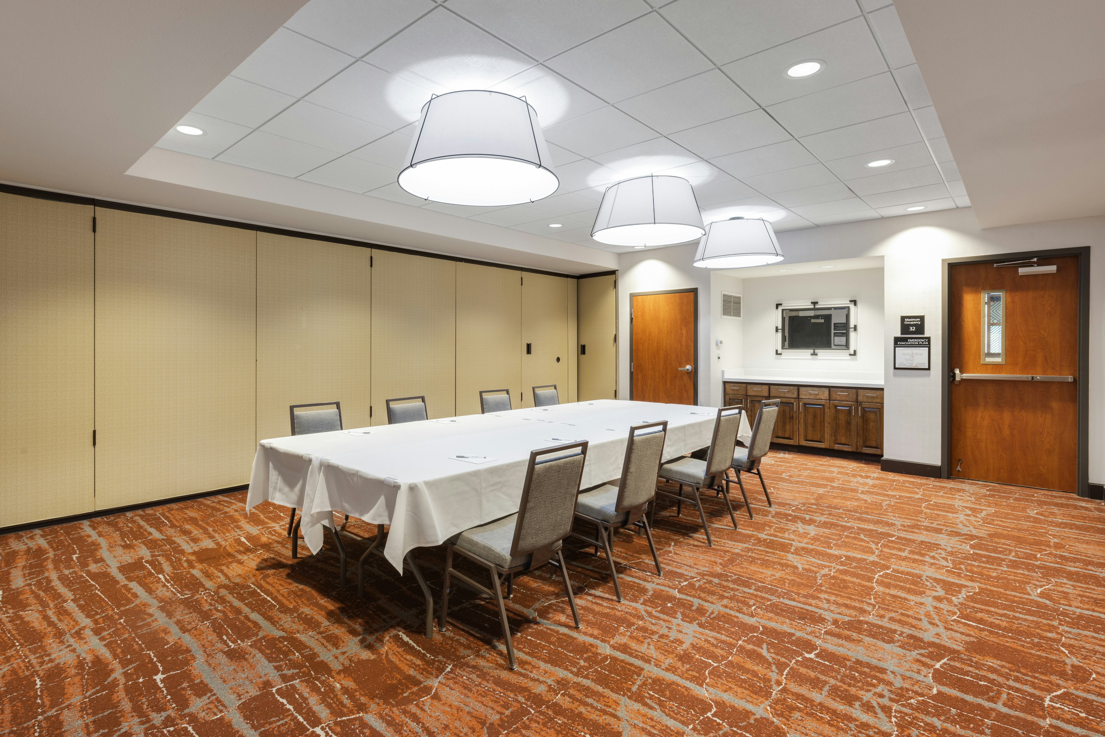 Hampton Inn Suites Yuba City 39/44