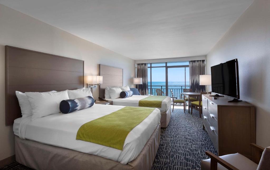 Suite, 2 Double Beds, Ocean Front, Sofa, Living Area, Kitchen, Suite Building, Dayton House Resort, BW Signature Collection 2/3