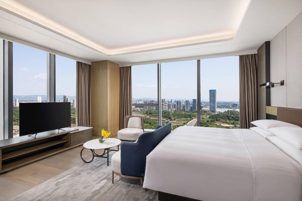 Vice President, Suite, King Bed