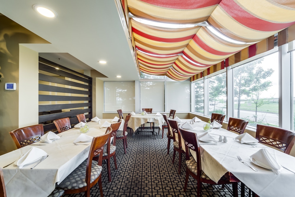 Monte Carlo Inn Vaughan Suites 50/65