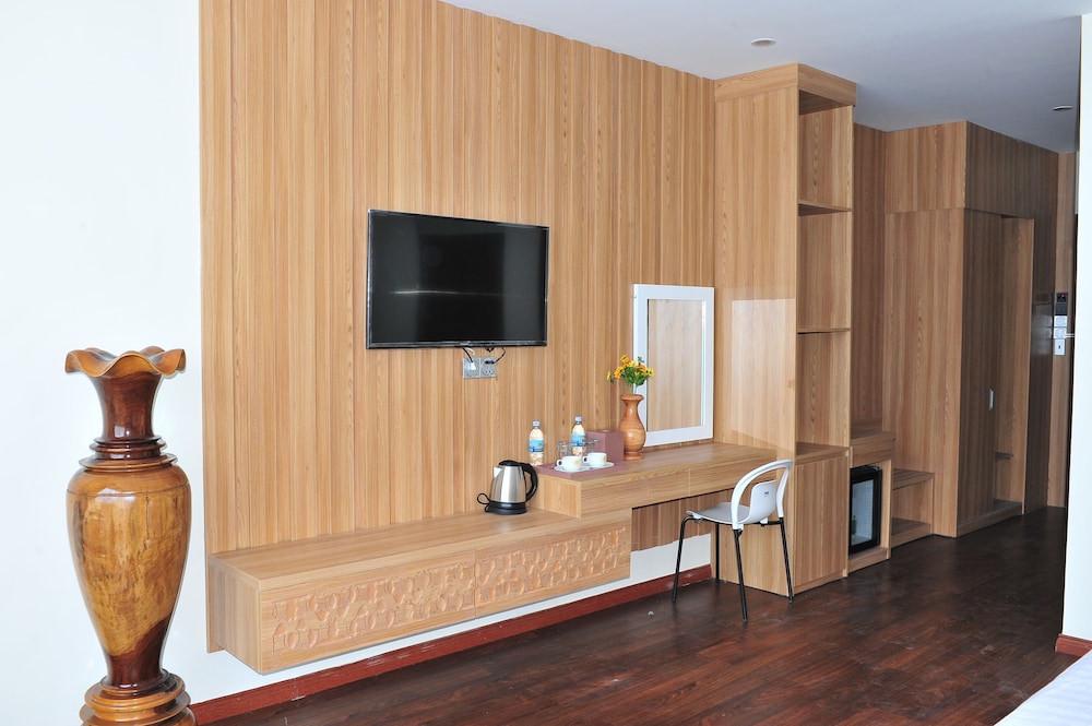 Sen Vang Luxury Hotel 4/50