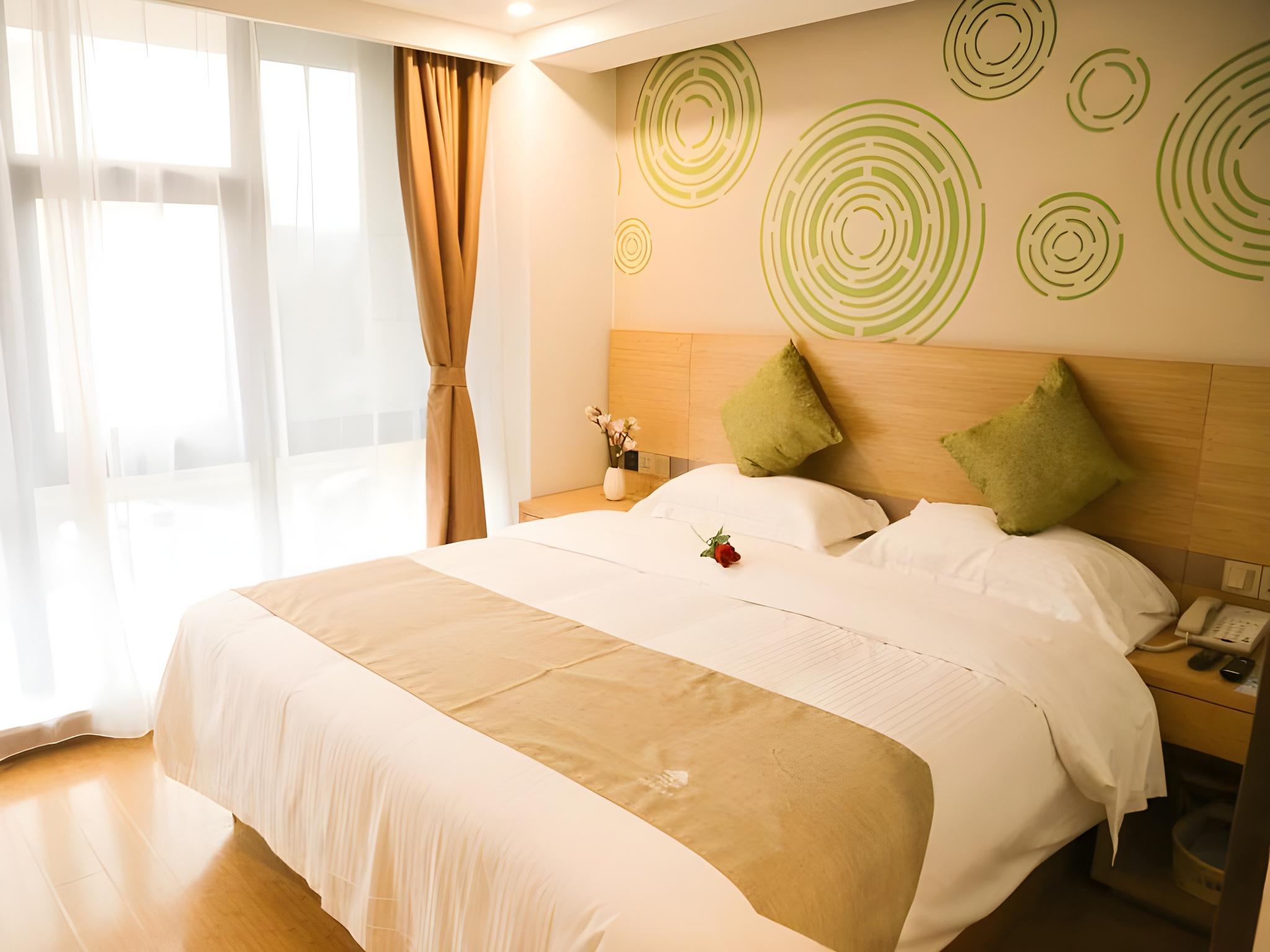 ROOM, TWIN BEDS