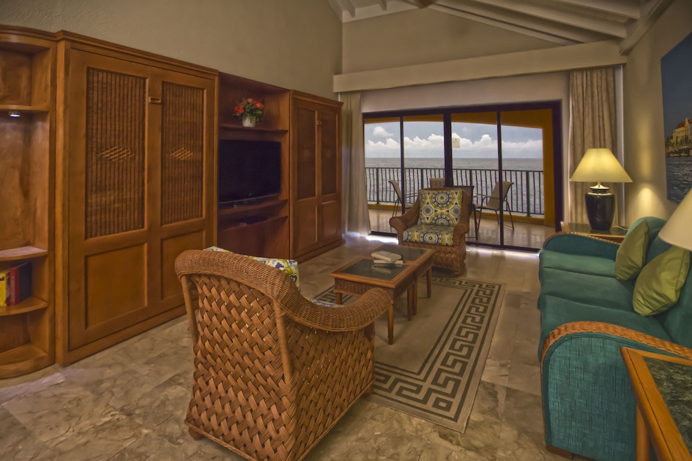 The Royal Sea Aquarium Resort 62/84