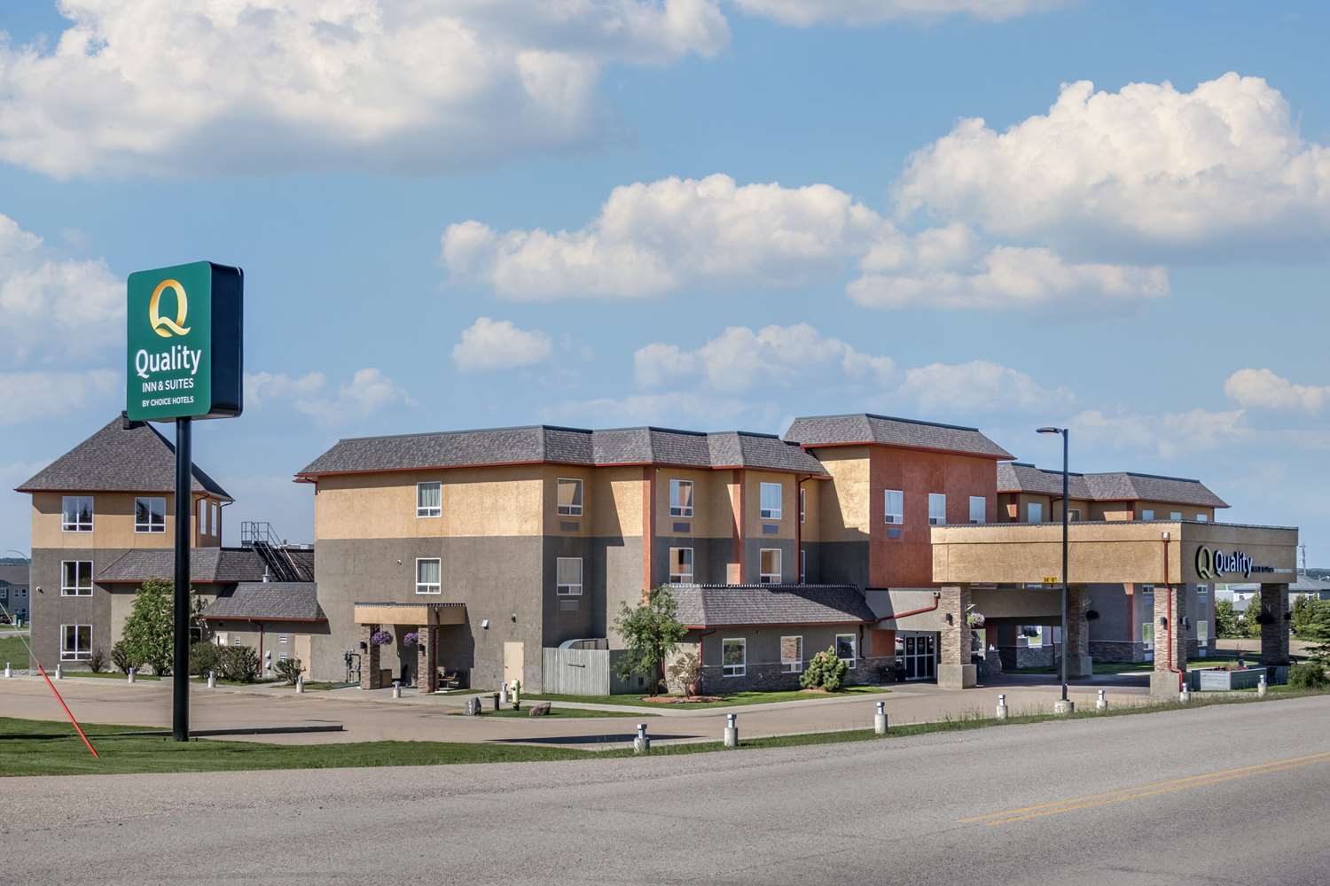 Quality Inn & Suites Rimbey 2/26