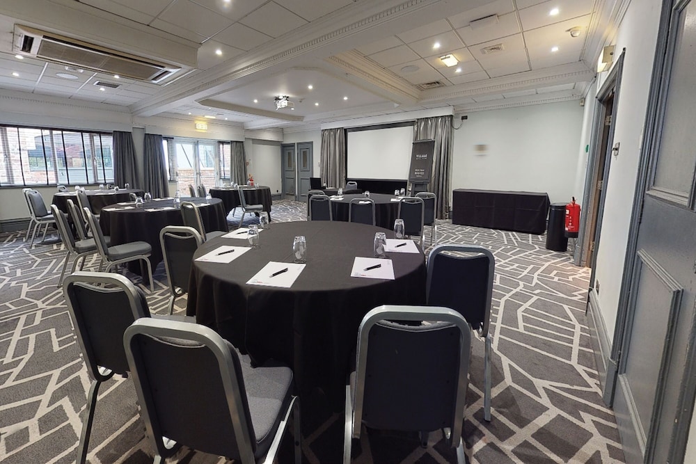 Village Hotel Manchester Cheadle 39/50