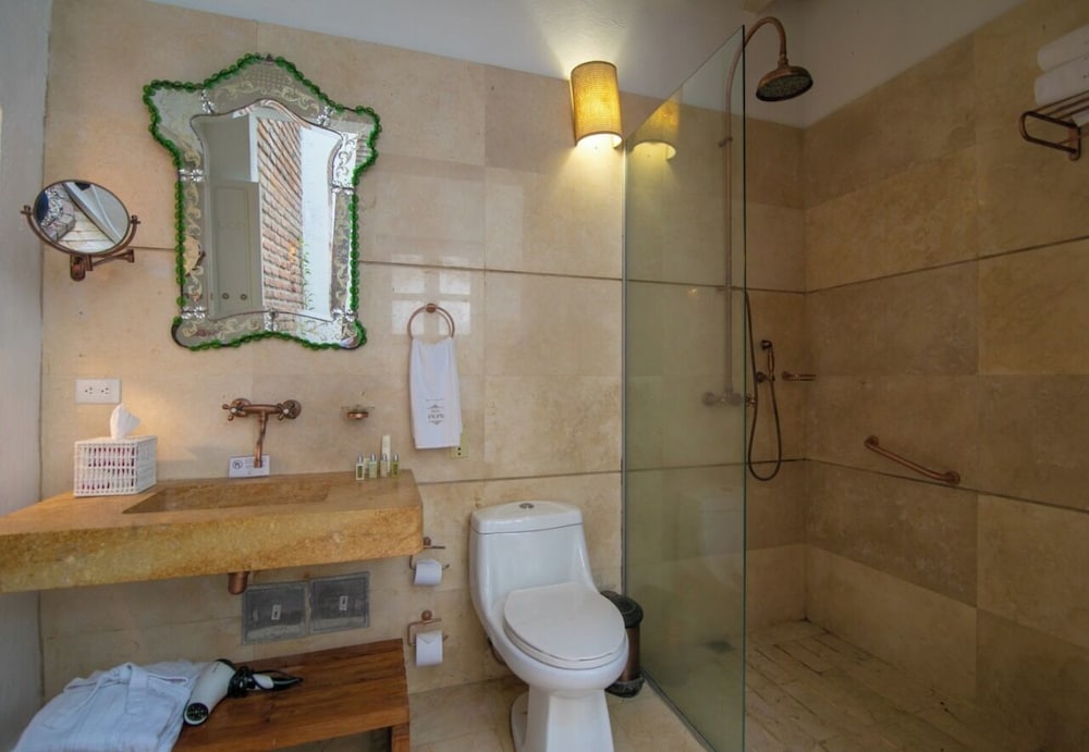 HOTEL BOUTIQUE DON PEPE 68/72