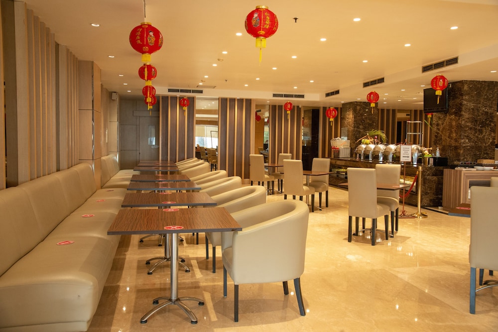 Orchardz Hotel Industri 20/30