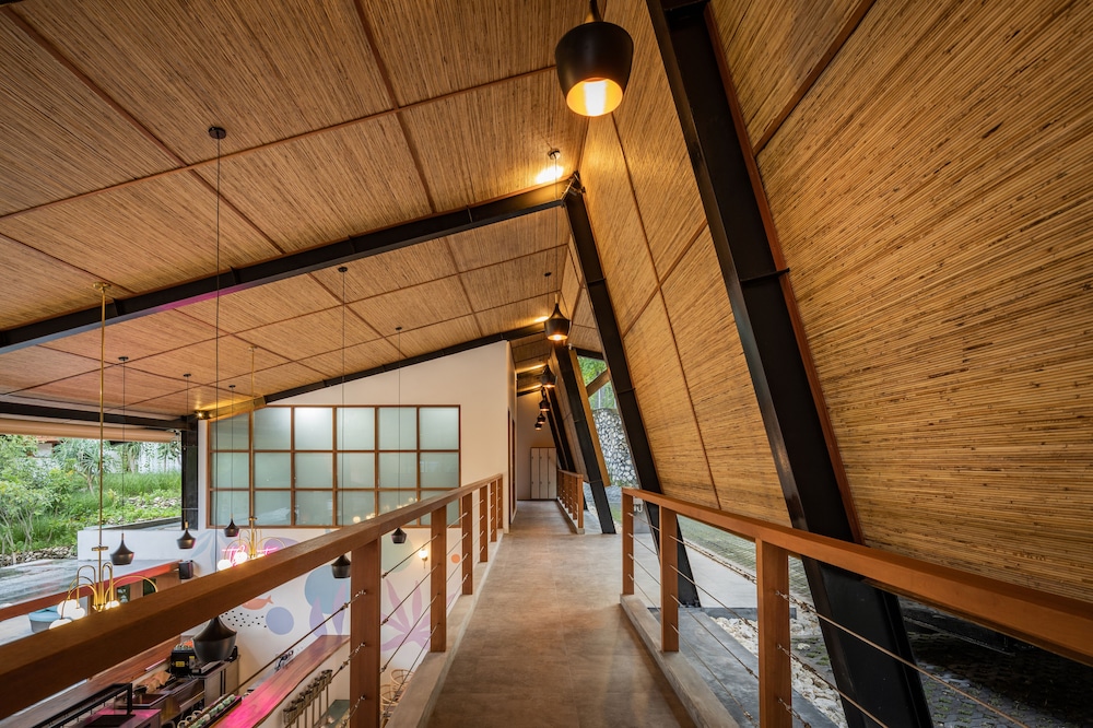 Deep Roots Dive & Yoga Resort 23/50