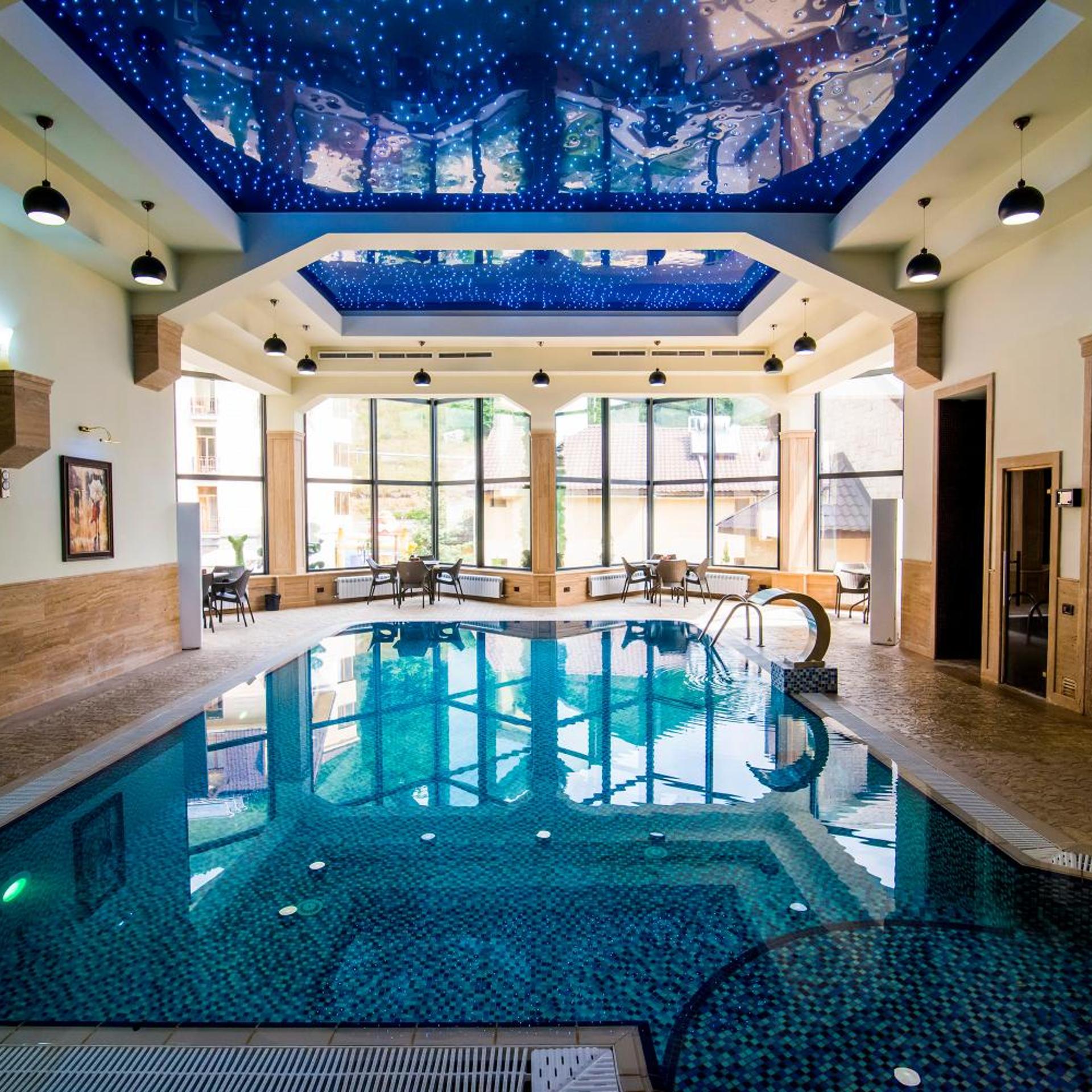 Elegant Hotel & Resort 38/60
