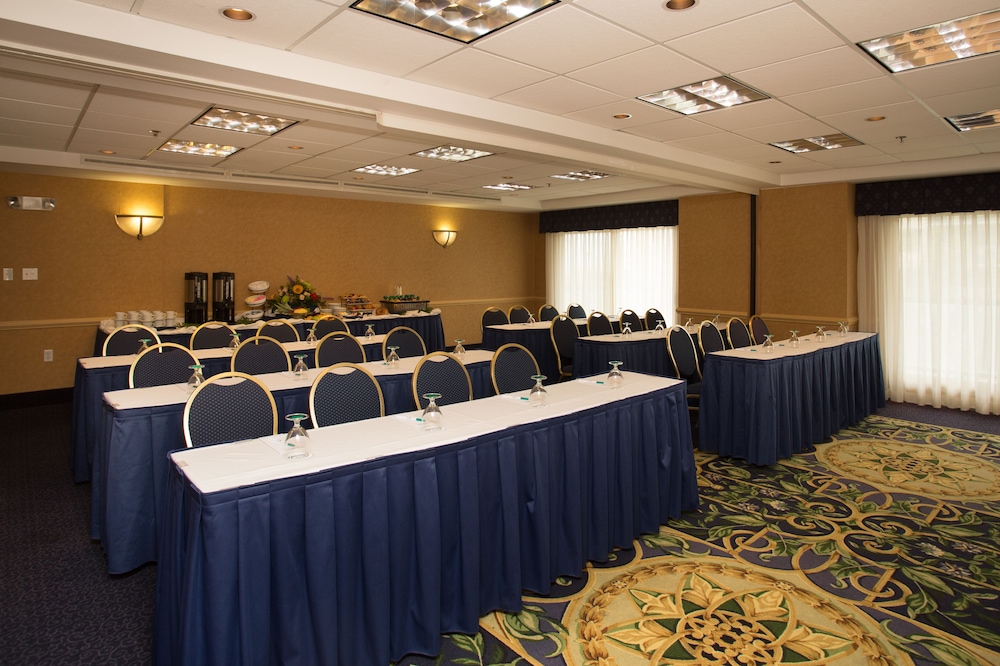 Atlantic Sands Hotel Conference Center 48/66