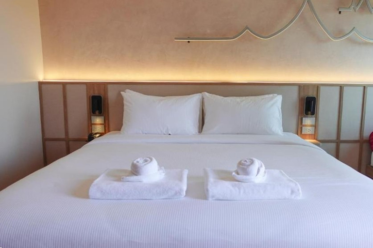 Hotel De One Dee 3/11