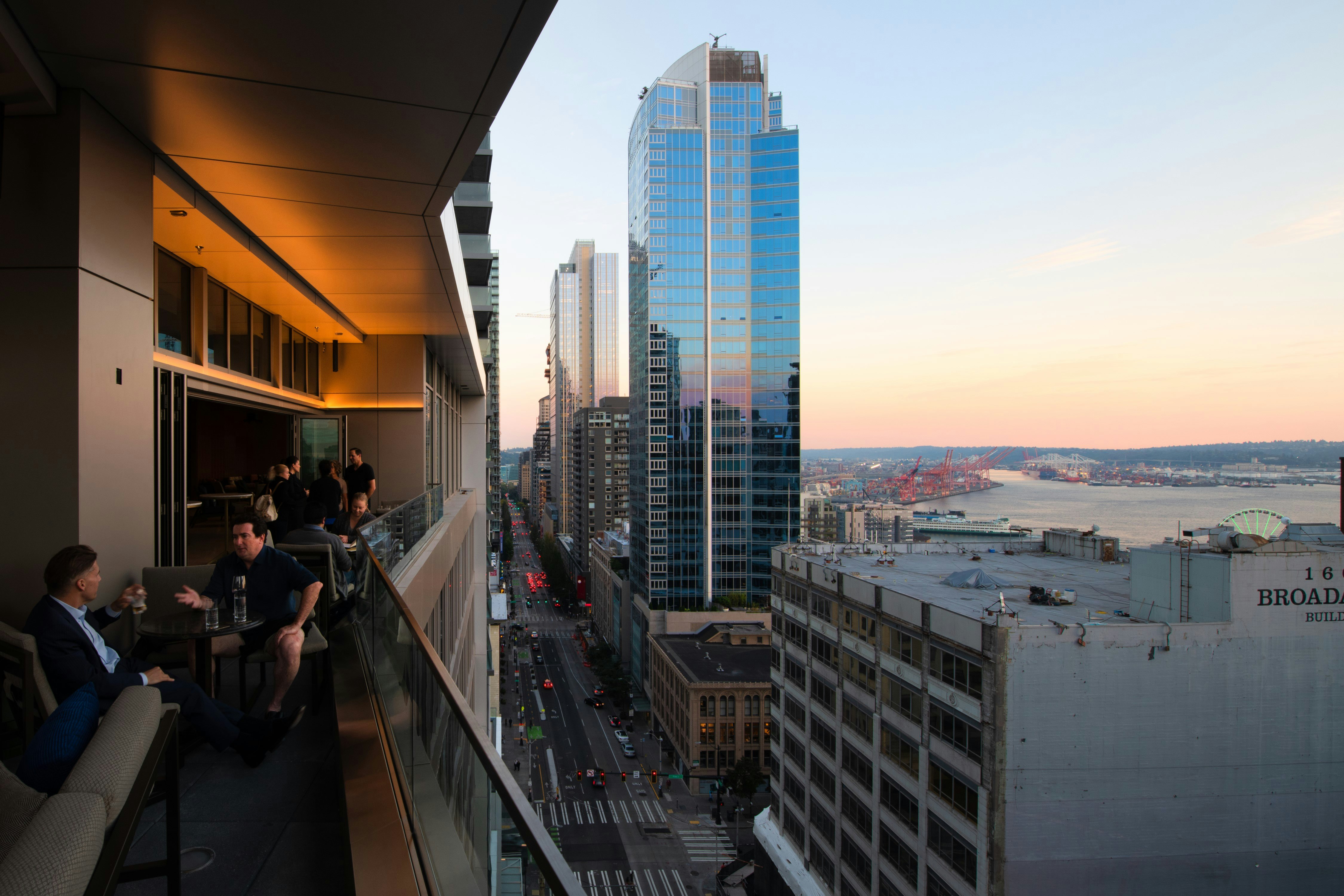 The Charter Hotel Seattle Curio Collection by Hilton 4/81