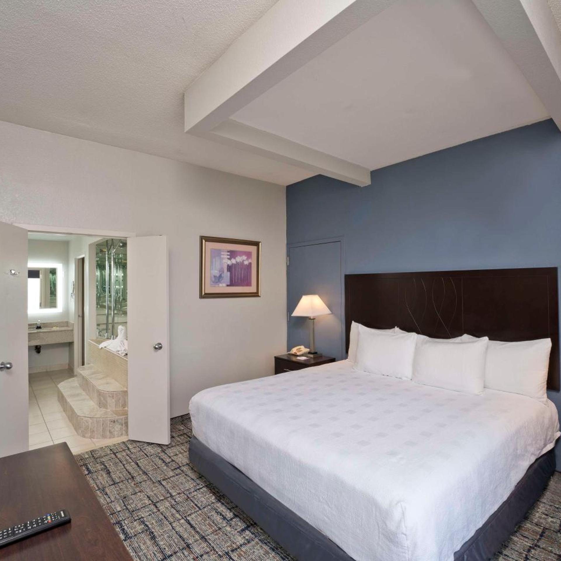 جناح تنفيذي بسرير كينج، Best Western Plus Hotel & Conference Center 3/7