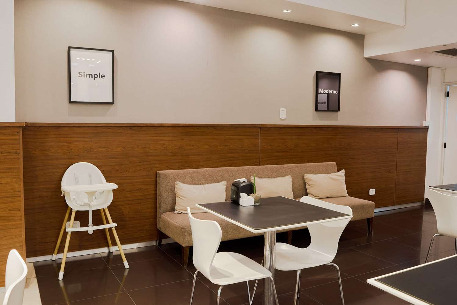 Dazzler by Wyndham Buenos Aires Maipu 68/76