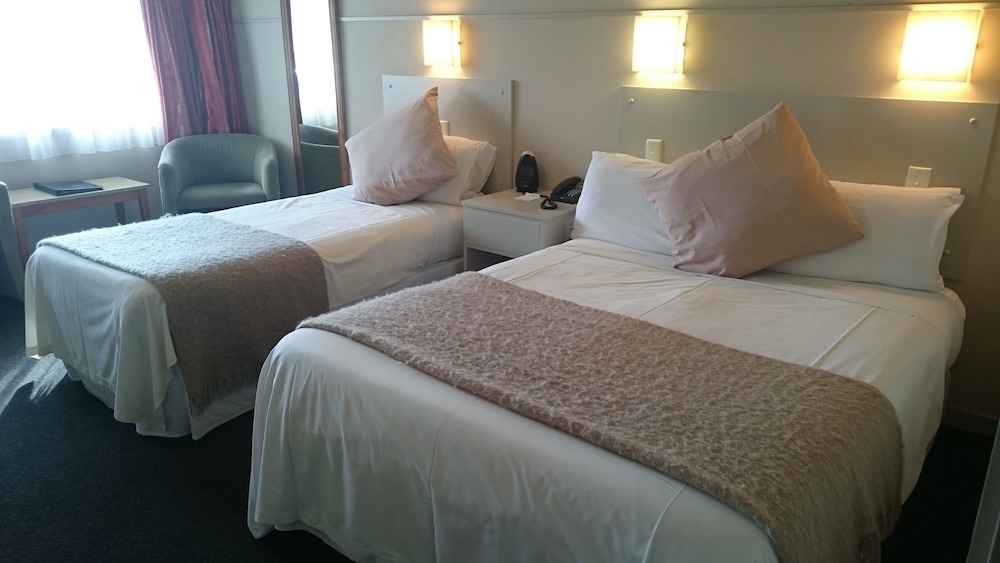 The Avenue Hotel 6/51
