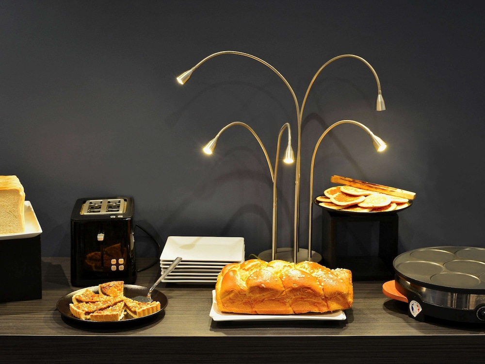 Mercure Paris Ivry Quai de Seine Hotel 57/79