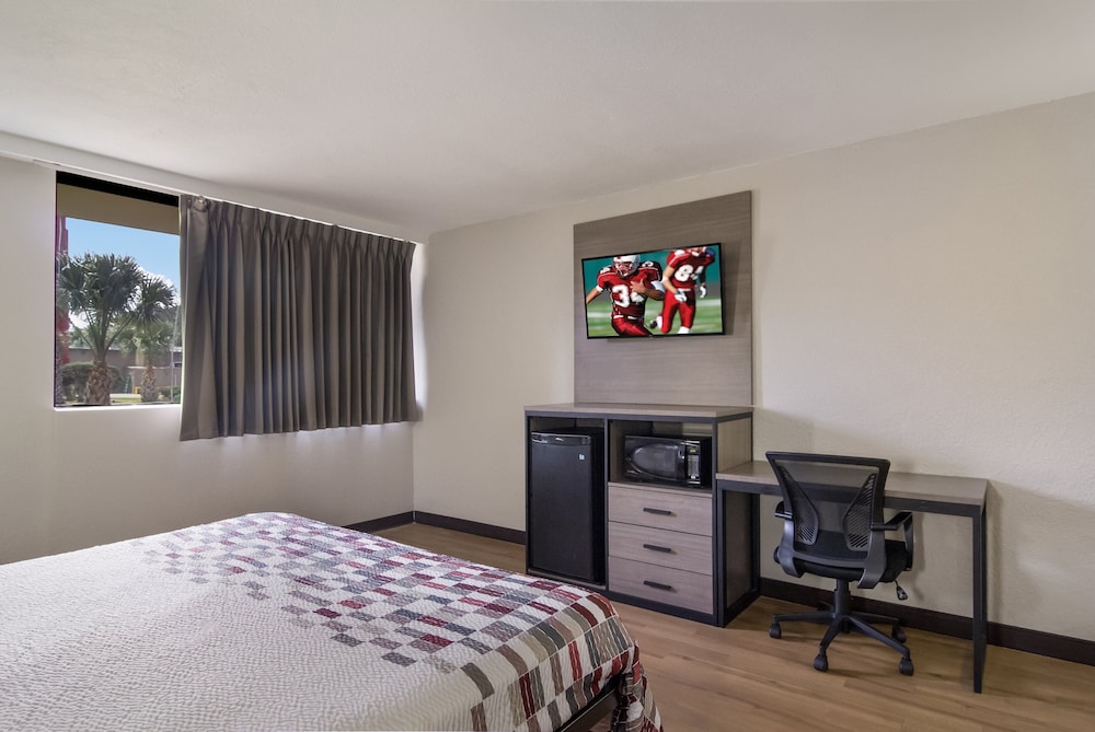 Red Roof Inn Suites Brunswick I 95 14/32