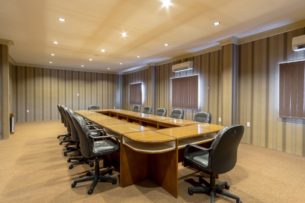 Super OYO Capital O 293 Mutiara Hijau Suites Syariah 41/45