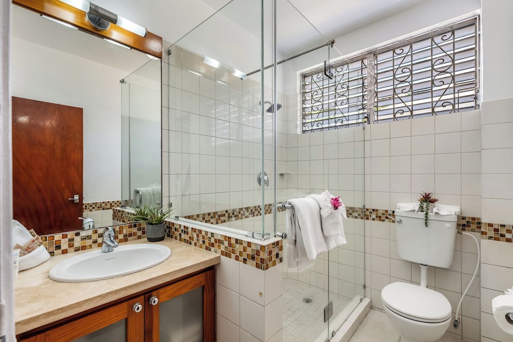 Adulo Apartments 48/48