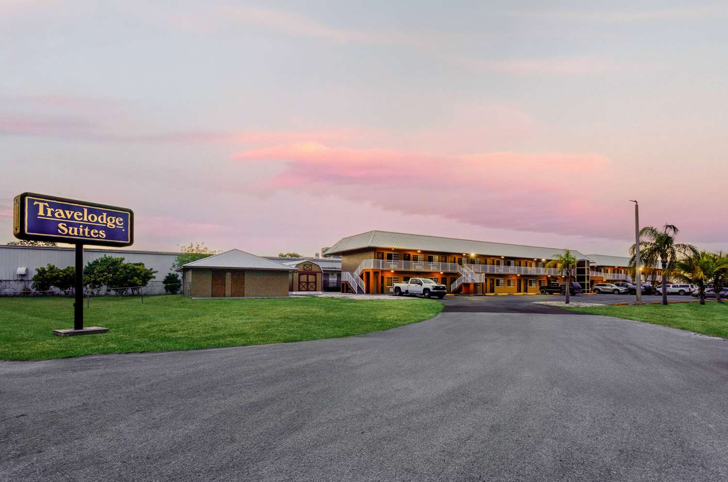 Travelodge Suites By Wyndham Lake Okeechobee 15/17