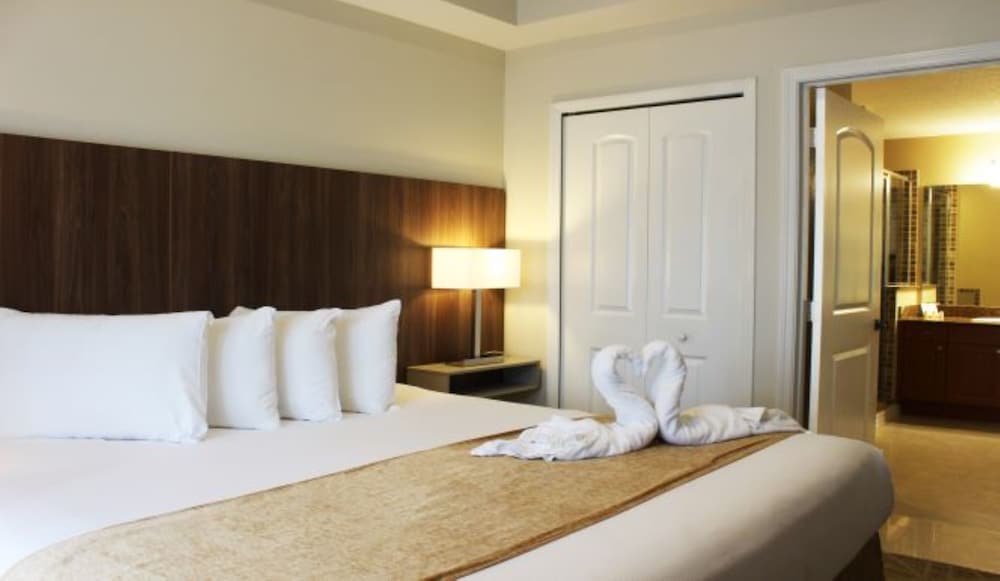 The Point Hotel & Suites 33/75