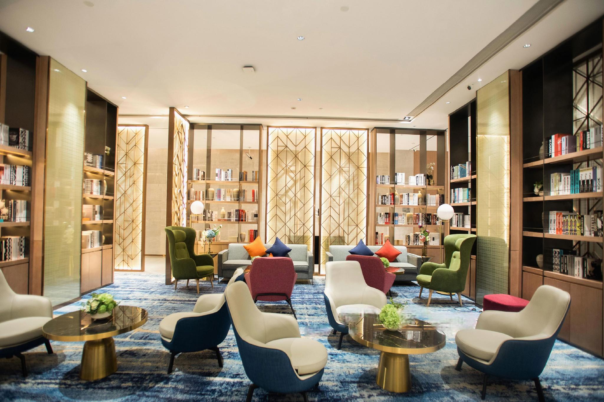 Borrman hotel (Shanghai Hongqiao Railway Station National Exhibition Center Shop) 17/35