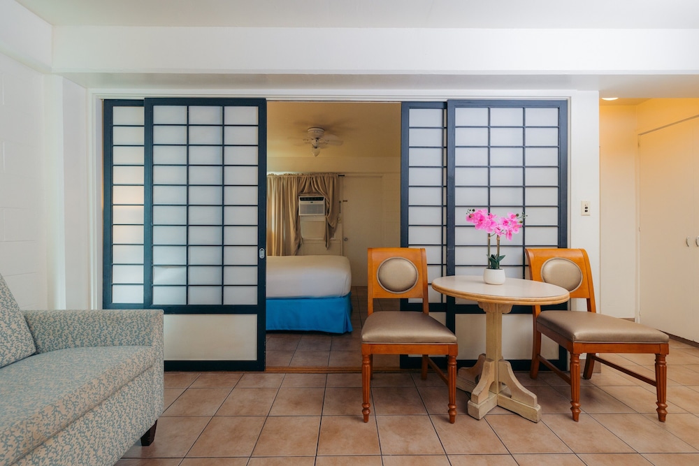 Waikiki Heritage Hotel 26/50