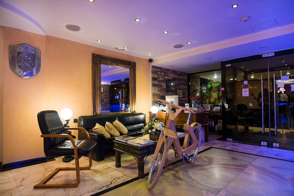 ANASTAZIA LUXURY SUITES & ROOMS 52/70