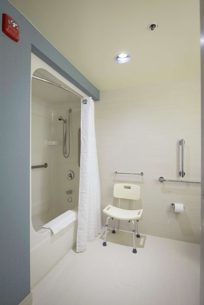 Doubletree By Hilton Hotel Binghamton 12/51
