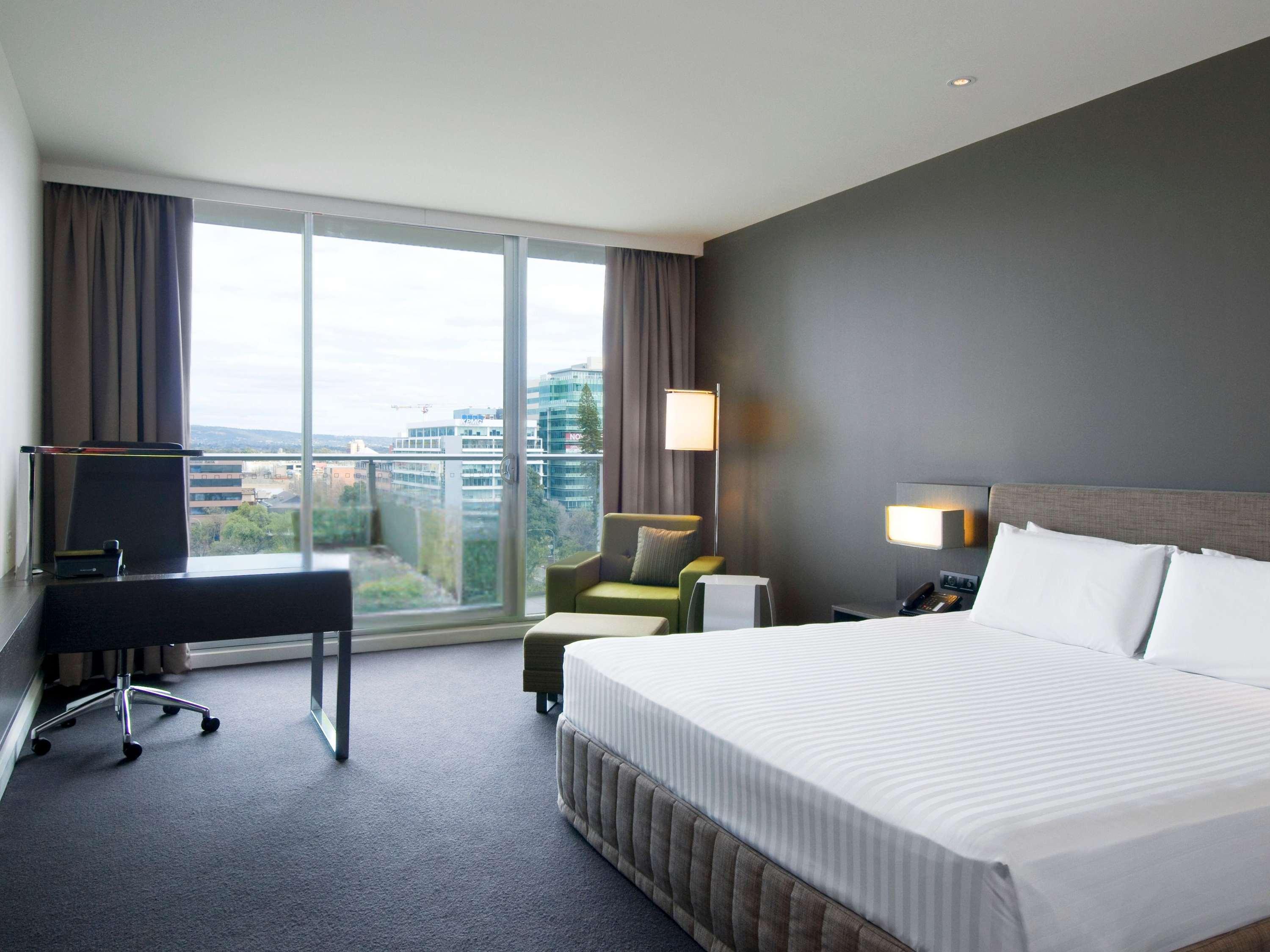 DELUXE, EXECUTIVE, KING BED, PARK VIEW, BALCONY, LOUNGE ACCESS